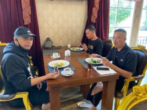 To Enjoy Lunch with Bandung Driver