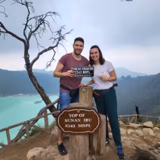 sunrise point in kawah putih