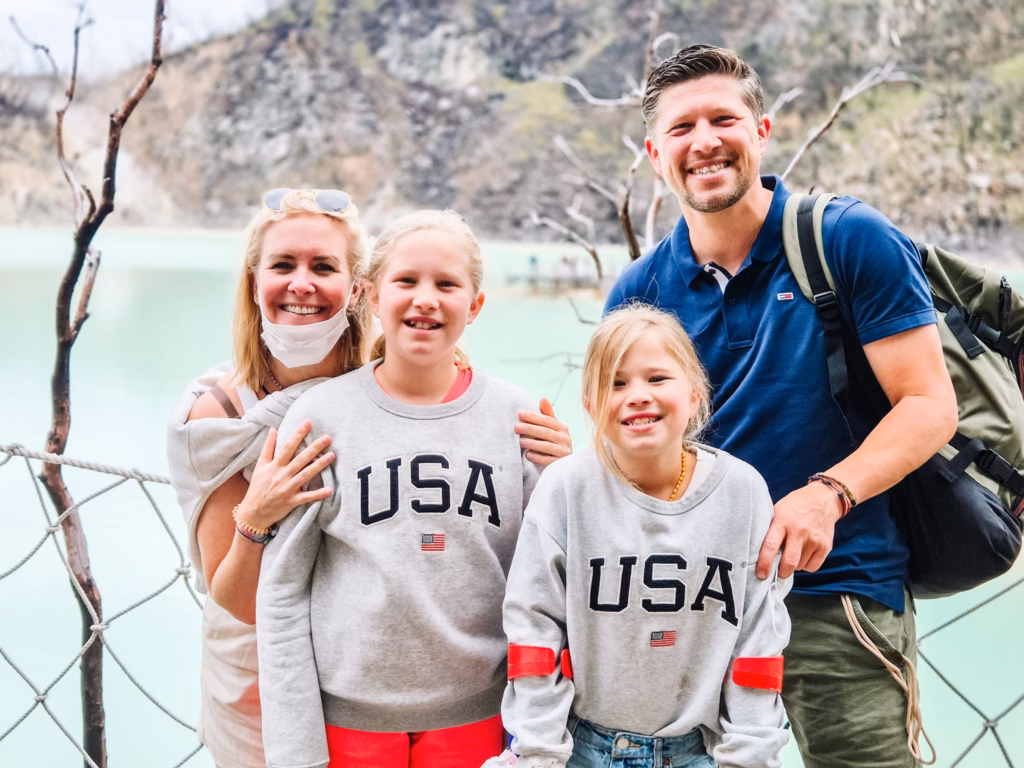 white crater kawah putih