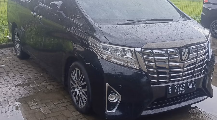 Toyota Alphard rental from Jakarta with driver for business trips, city tours, and long-distance travel