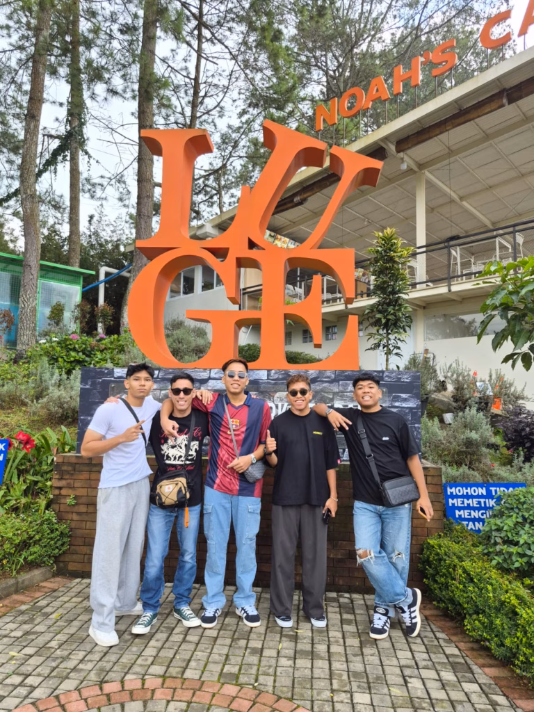 group wisata di lembang noahs park menggunakan private driver bandung