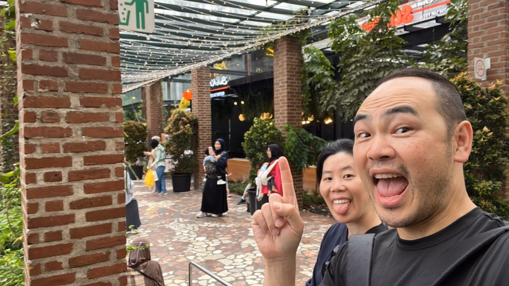 bandung shopping activity